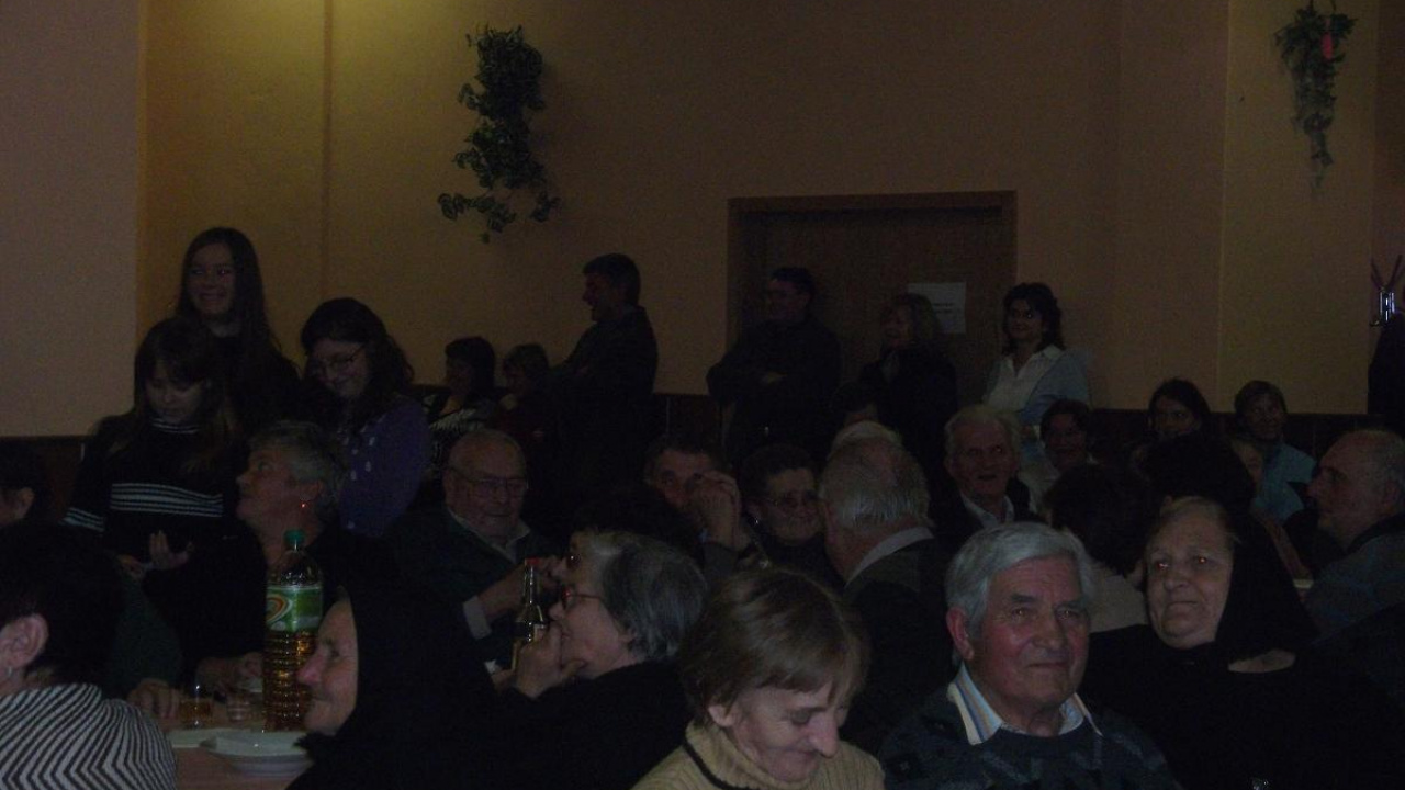 Fotografia fotogalérie Posedenie so seniormi 2010